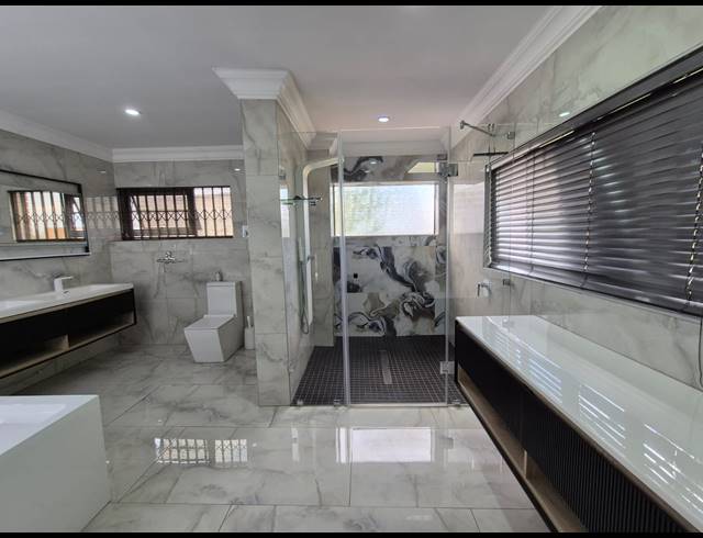 7 BEDROOM HOUSE FOR SALE IN LASIANDRA